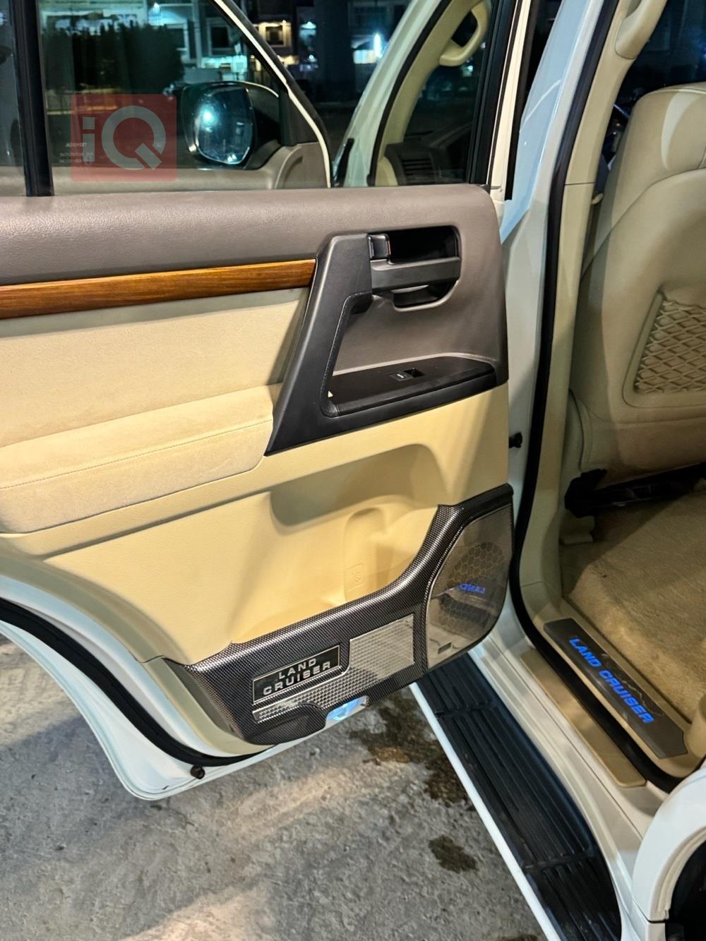 تويوتا لاندكروزر